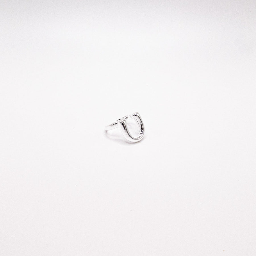 horseshoe ring