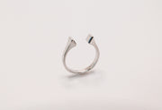 La Jefa Horseshoe Nail Ring